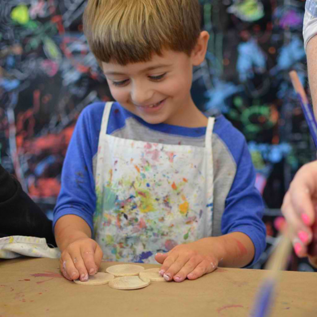 Art Bar Wooden Bead Mobile Art Workshop for Children / www.smallhandsbigart.com