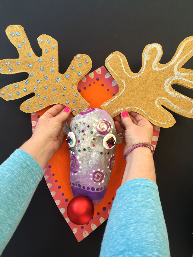 Papier Mache Reindeer Craft | www.smallhandsbigart.com