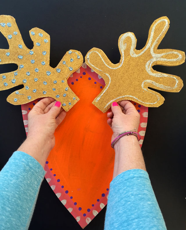 Papier Mache Reindeer Craft | www.smallhandsbigart.com