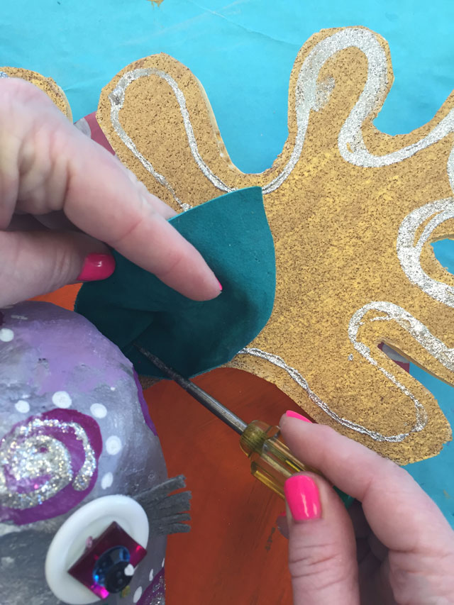 Papier Mache Reindeer Craft | www.smallhandsbigart.com