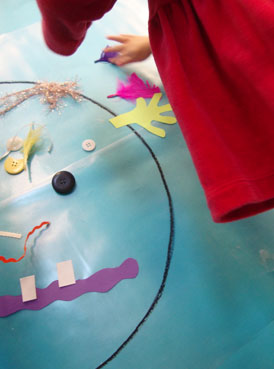 sticky faces | www.smallhandsbigart.com Toddler Art Project