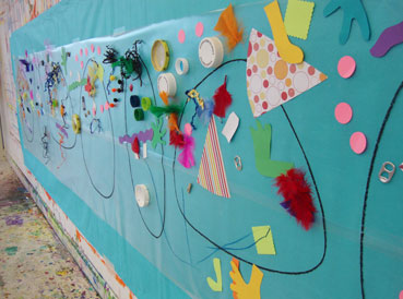 sticky faces | www.smallhandsbigart.com/blog Toddler Art Project
