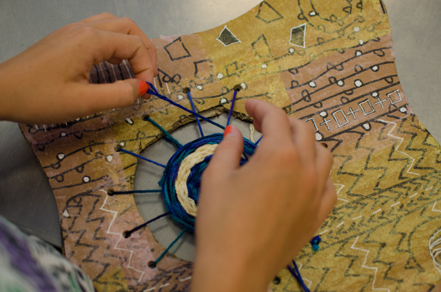 Circle Weaving Art Project // www.smallhandsbigart.com