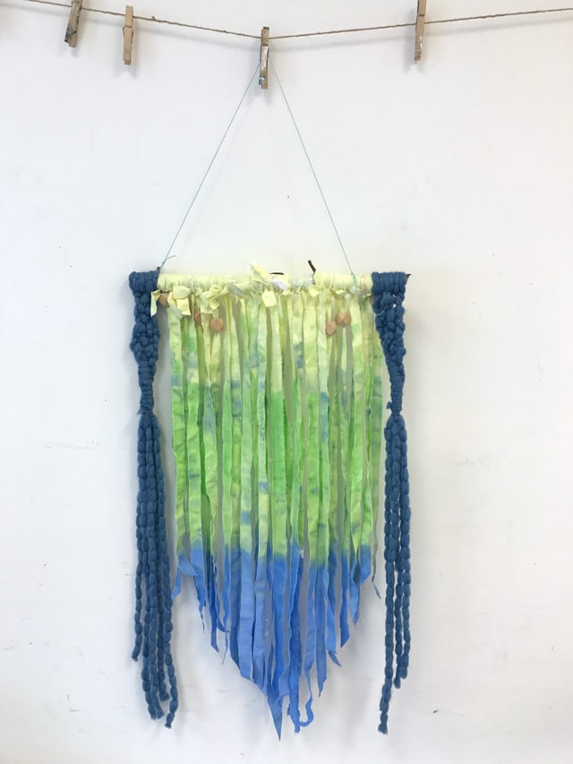 Dip Dye Wall Tapestries // www.smallhandsbigart.com